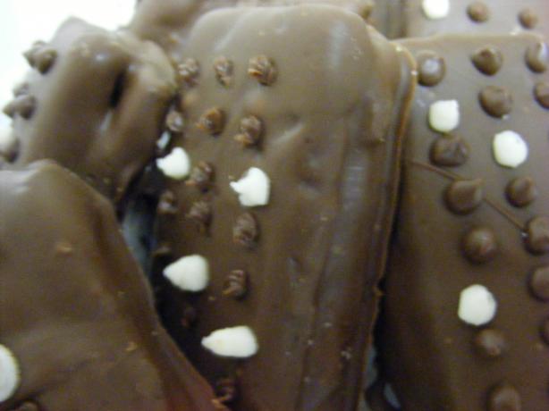 Chocolate Peanut Butter Grahams. Photo by Amy020