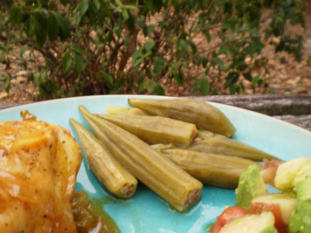 How to Prepare Fresh Okra (Bamia) Before Cooking. Photo by breezermom