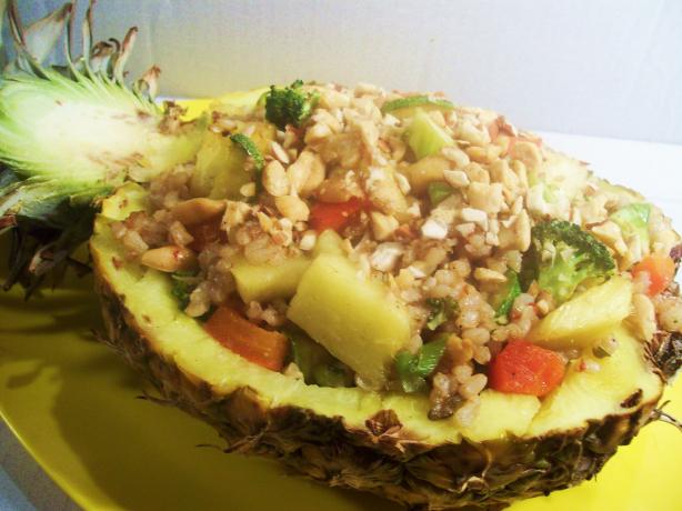 Pineapple Boat's A-Comin'. Photo by Sharon123