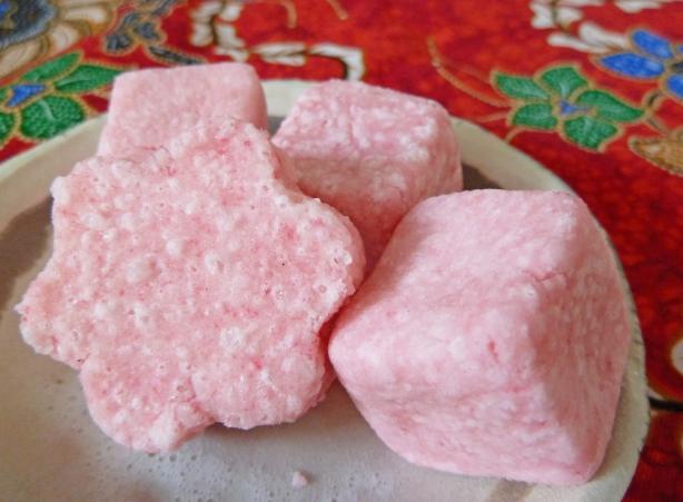 Pretty, Pretty, Well Defined Shaped Fizzy Bath Bombs. Photo by awalde