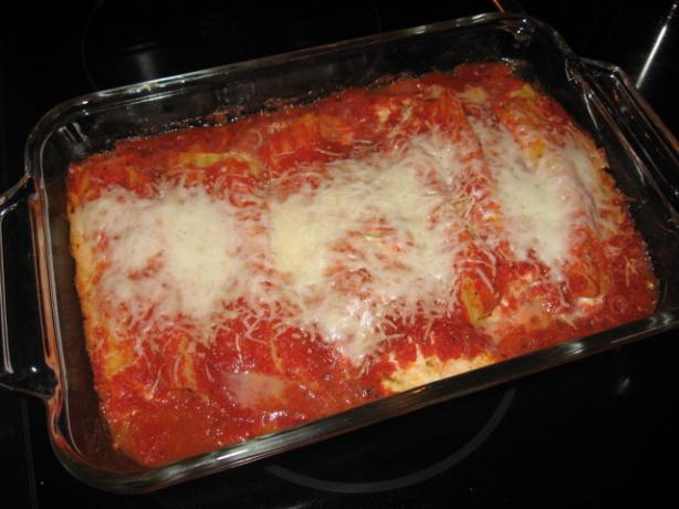 Broccoli Slaw Manicotti With Roasted Red Pepper Sauce. Photo by Jennibear