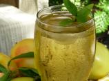 Apfelschorle (German Apple Spritzer)
