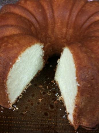 Elvis Presley's Favorite Whipping Cream Pound Cake. Photo by autoshowcase