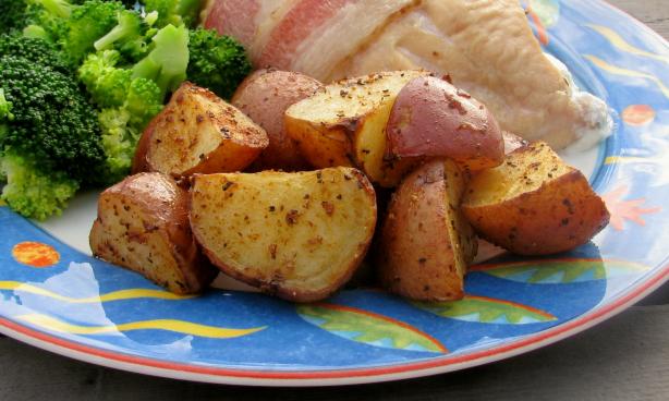 Kona K's Oven-Baked Garlic Baby Potatoes. Photo by lazyme