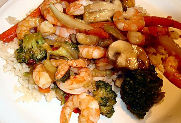 Sweet and Spicy Shrimp Stir-Fry. Photo by happynana