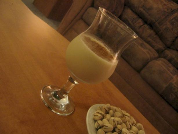Leche Merengada - Frozen Spanish Meringue Drink. Photo by UmmBinat