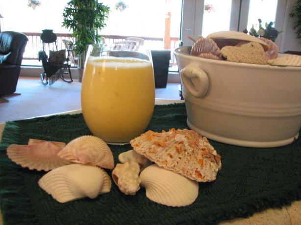 Nif's Banana Mango Smoothie. Photo by Galley Wench