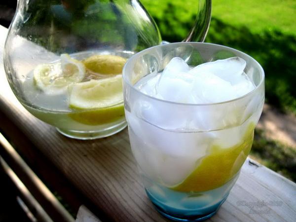 Bahama Breeze's Lemon Breeze. Photo by Annacia