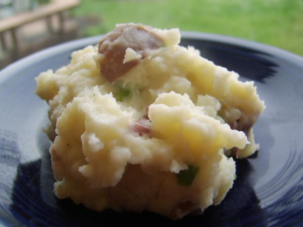 Garlic Herbed Mashed Potatoes (Bahama Breeze's Recipe). Photo by LifeIsGood