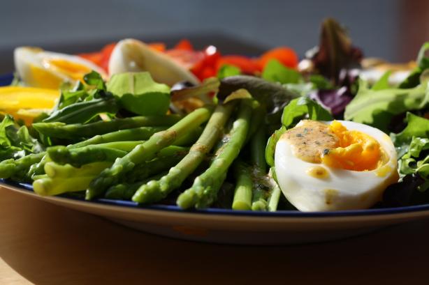 Spring Salad With Tarragon Vinaigrette. Photo by IngridNL