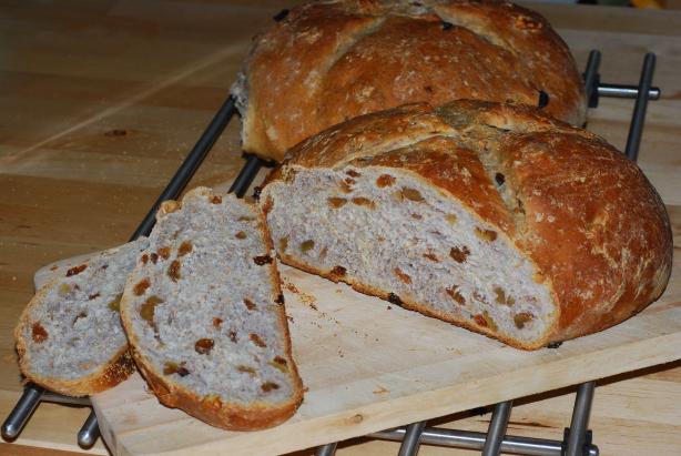 Sourdough Raisin Walnut Bread (Abm). Photo by Katzen