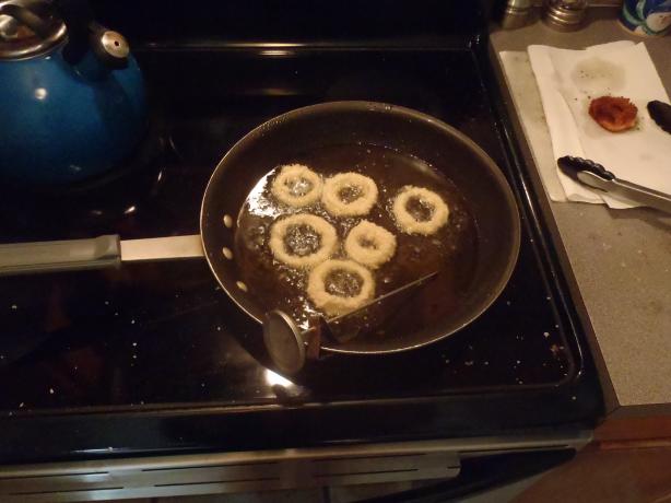 Uncle Bill's Deep Fried Onion Rings in Batter and Panko Crumbs. Photo by Rachiez726570