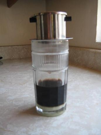 Cafe Sua Da (Vietnamese Iced Coffee). Photo by Flaquis from S. Ca