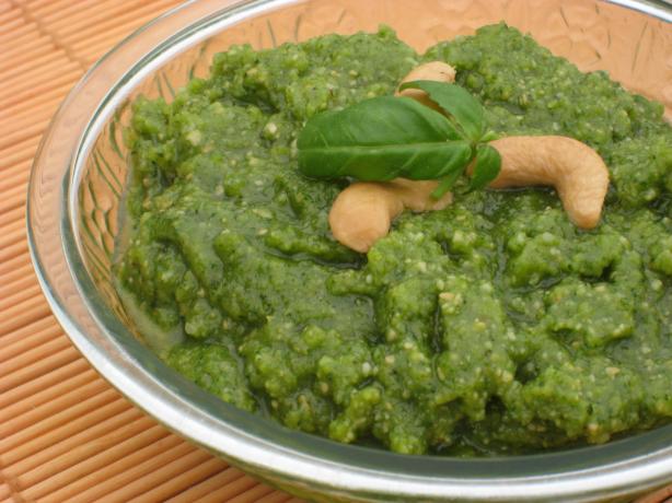 Cashew Basil Pesto. Photo by Charmie777