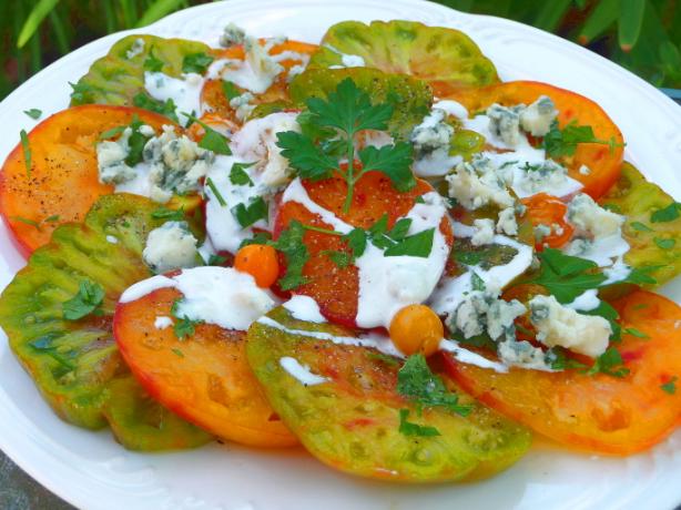 Contessa's Heirloom Tomatoes With Blue Cheese Dressing. Photo by BecR