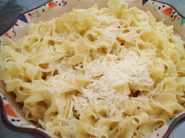 Butter and Cheese Noodles(Makaronia). Photo by AZPARZYCH
