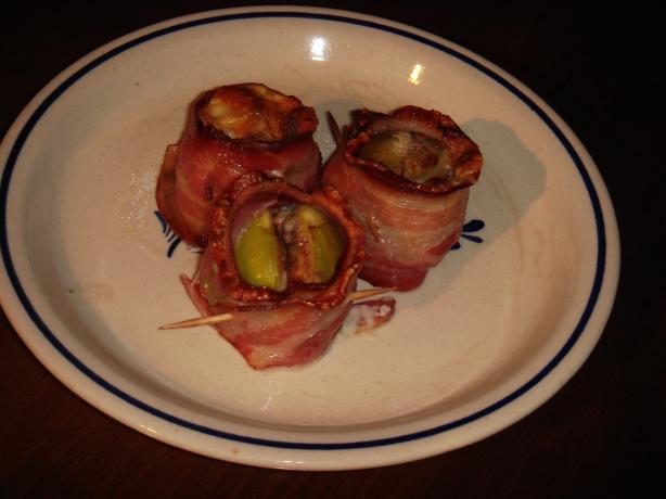 Grilled Fresh Figs and Blue Cheese. Photo by babyiguana