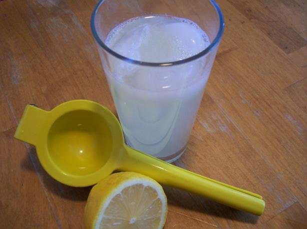 Quick Lemonade for One - Guilt Free!. Photo by Nif