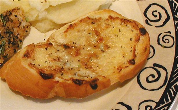 No Garlic Garlic Bread. Photo by Sandi (From CA)