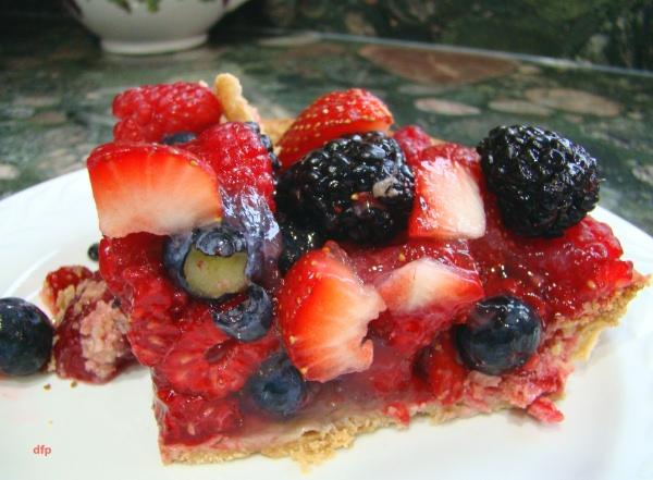 Glazed Fresh Berry Pie. Photo by Derf