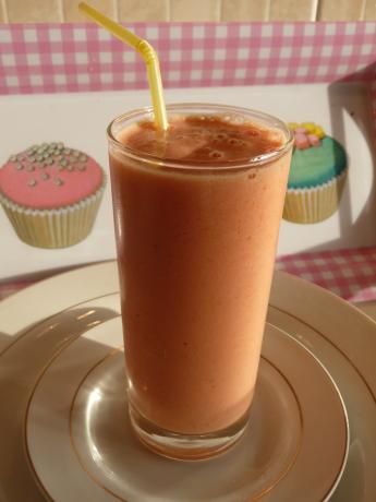 Acadia's Fruit Smoothie 2. Photo by Tea Jenny