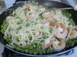 Garlic Shrimp and Peas With Linguine