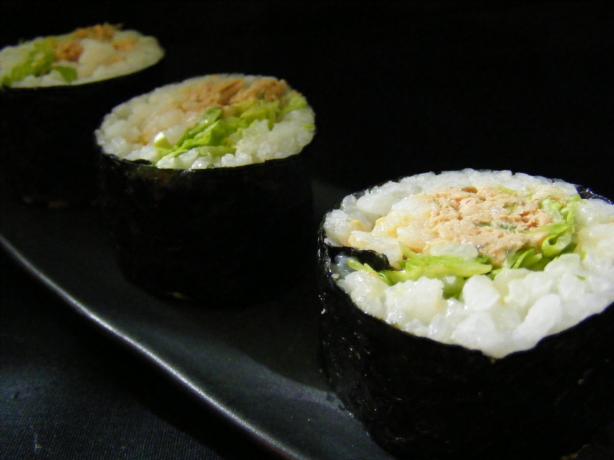 Spicy Tuna Salad Sushi Roll. Photo by Sara 76