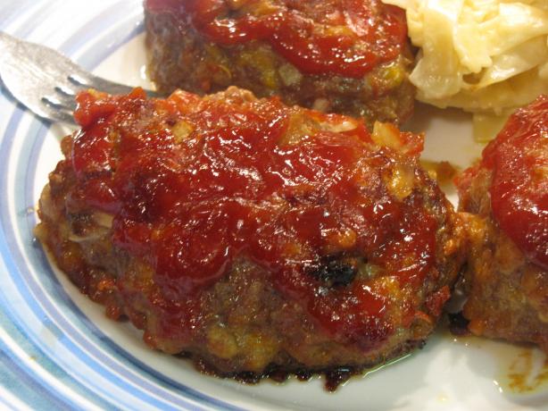 Cheesy Mini-Meatloaves. Photo by kellychris