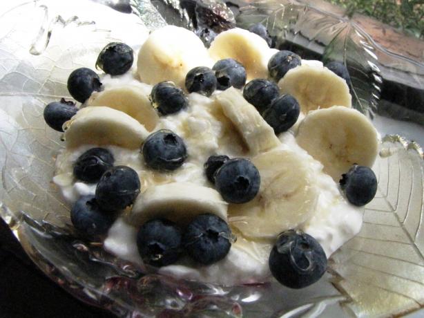 Cottage Cheese With Banana and Blueberries. Photo by loof
