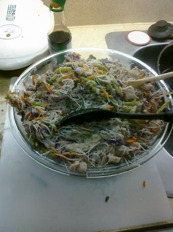 Pancit. Photo by Engelis