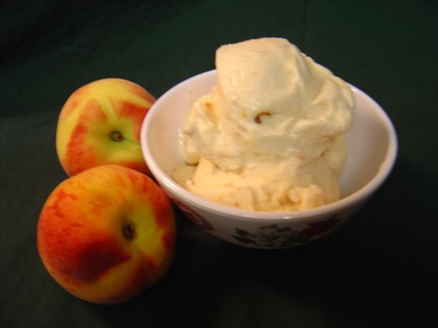 Fresh Peach Ice Cream (Regular and Diet Versions). Photo by :(