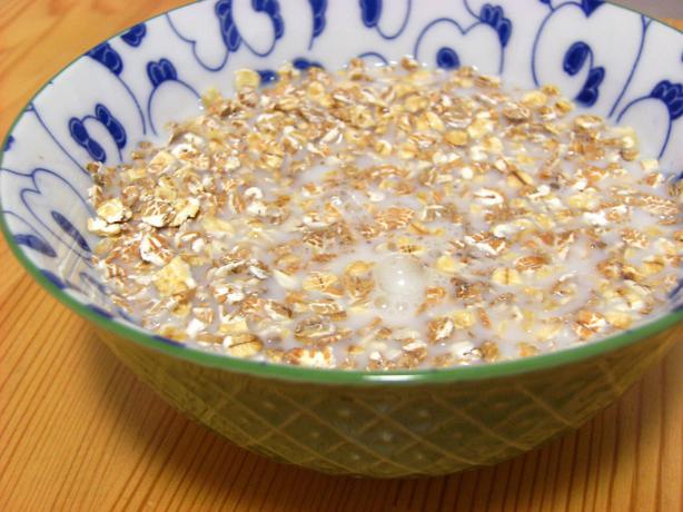 Raw Oatmeal. Photo by Lalaloula