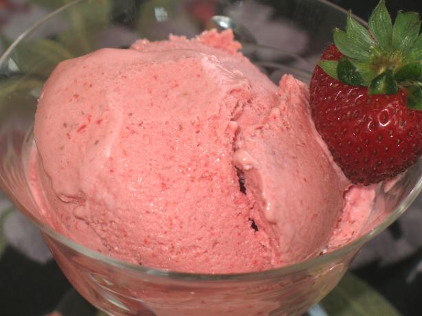 Simple Strawberry Mousse. Photo by Acadia*