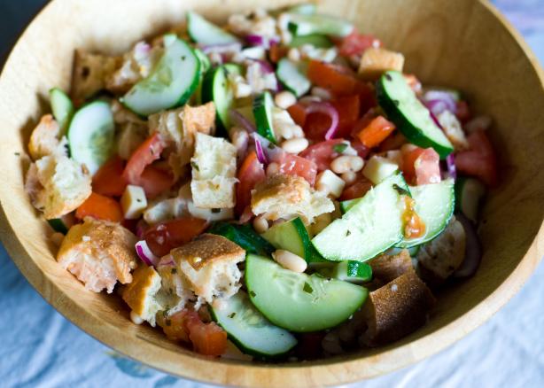 Italian Panzanella. Photo by hlkljgk