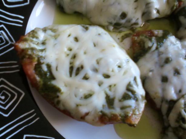 Nif's Grilled Tomatoes With Pesto and Cheese. Photo by MIVeggie