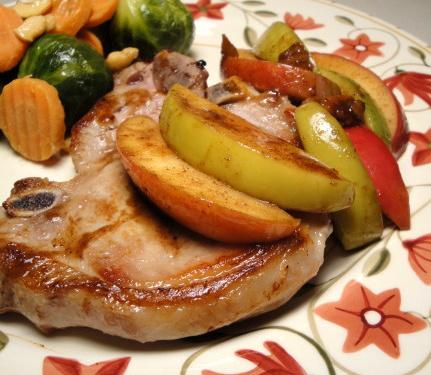 Cinnamon-Apple Pork Chops Recipe. Photo by Debbwl