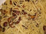 Linguine With Mushroom Sage Sauce. Photo by 2hot2handle