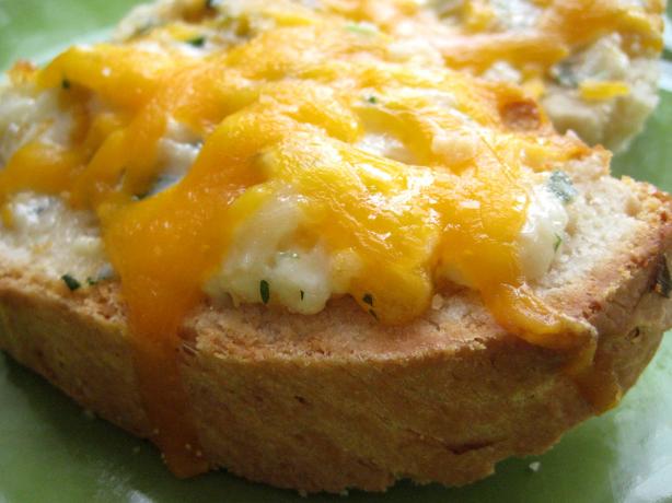 Nif's Cheesy Fresh Herb and Garlic Bread. Photo by gailanng