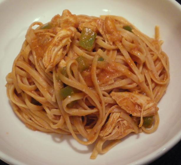 Spaghetti Con Pollo (Central American Chicken and Spaghetti). Photo by PanNan