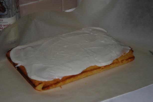 Lemon Tray Bake. Photo by Pearlesyarn