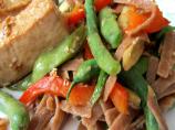 Linguine Stir-Fry With Green Beans and Garlic
