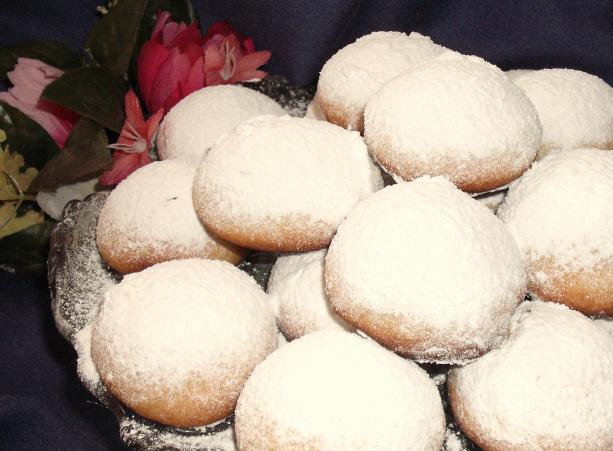 Un Kurabiyesi - Melt in the Mouth Turkish Shortbread Cookies!. Photo by Um Safia