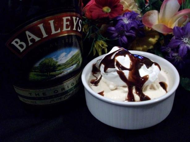 Whiskey Cream Liqueur  Ice Cream. Photo by 2Bleu