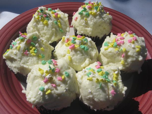 Meringue Buttercream Frosting - 1st Generation. Photo by Chabear01