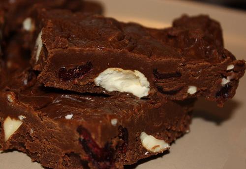 Dark Chocolate Cranberry and Cashew Fudge. Photo by Sarah_Jayne