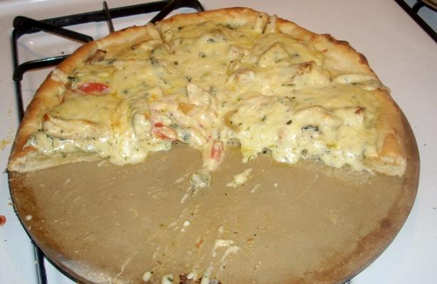 Nikki's Chicken and Spinach Alfredo Pizza. Photo by Lil' Miss Nikki