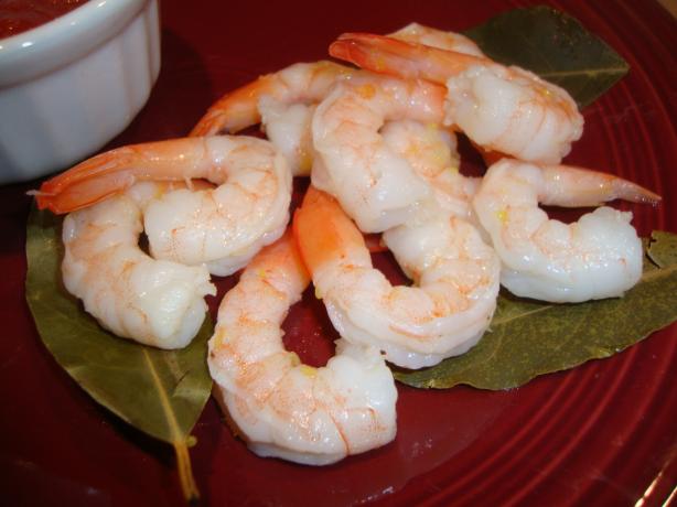 Poached Shrimp With Bay Leaves and Lemon. Photo by Linky