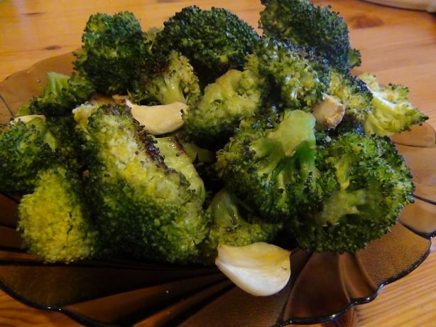 Roasted Broccoli With Garlic. Photo by Yaneya