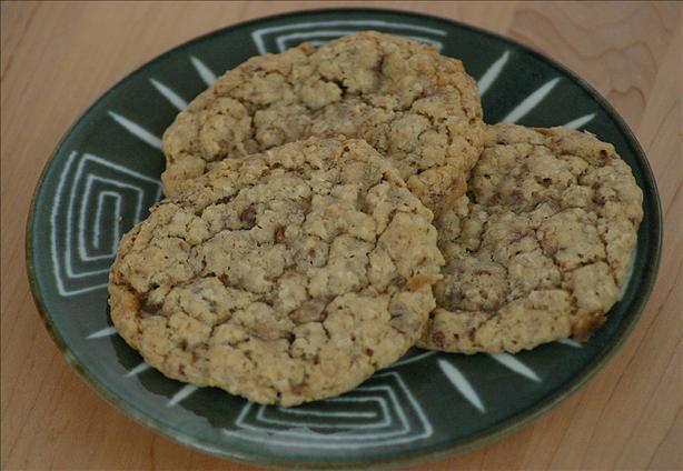 Oat n' Toffee Cookies. Photo by beckas