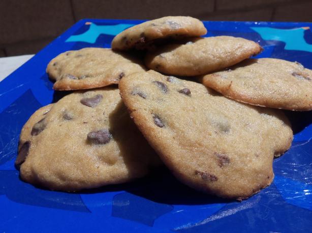Mrs. Fields Banana Nut Cookies. Photo by AZPARZYCH